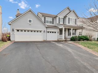 151 Charleston Ln, Gilberts, IL