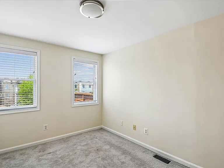 1514 Byrd St — Photo 16