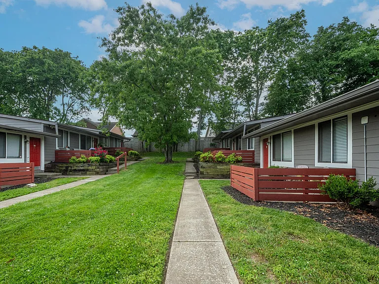 Retreat at Indian Lake - Apartments Exterior