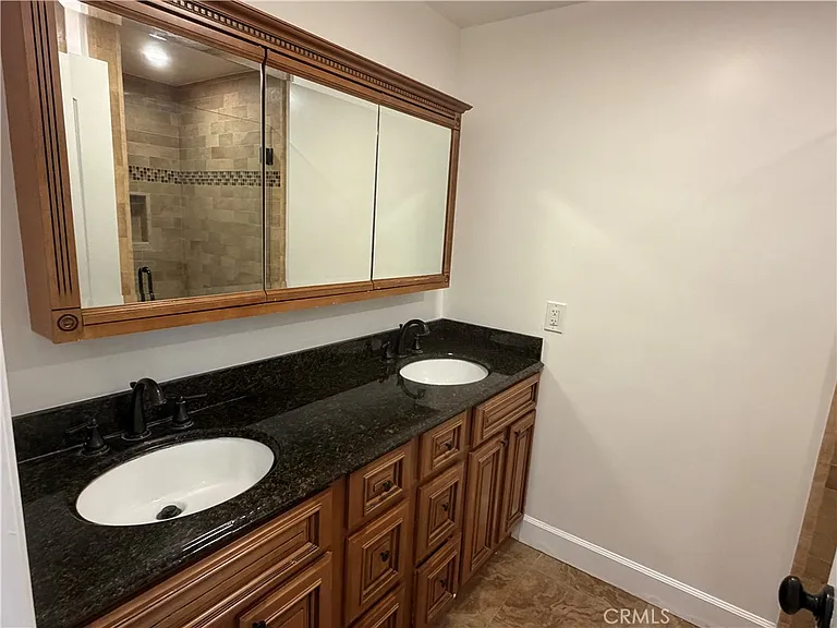 7101 Fallbrook Ave — Photo 11