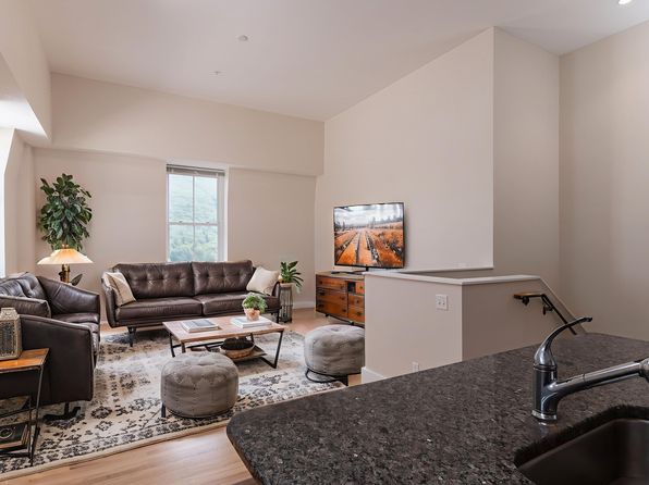 132 Main St APT 406