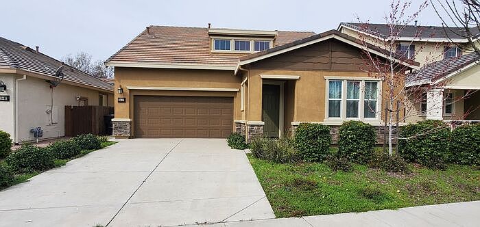 1st image of 3413 Bungalows Dr