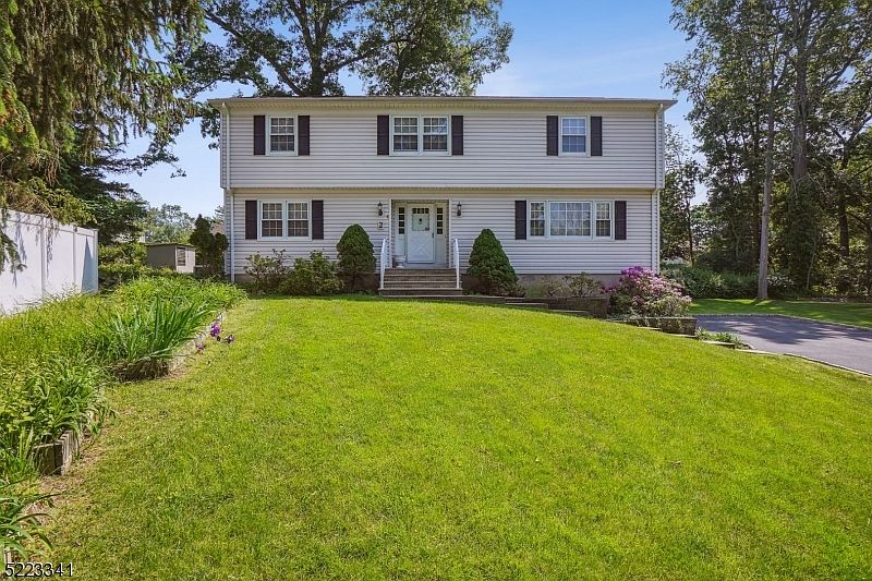 2 Llewellyn Ct, Whippany, NJ 07981 Zillow
