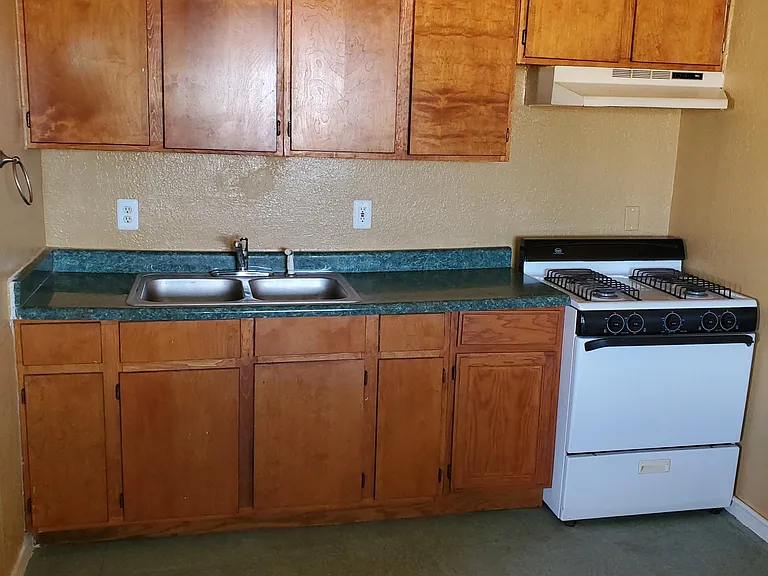8908 Robert Dr — Photo 14