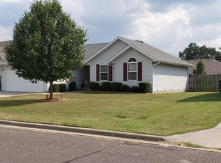 201 Prairie Ln, Monett, MO 65708