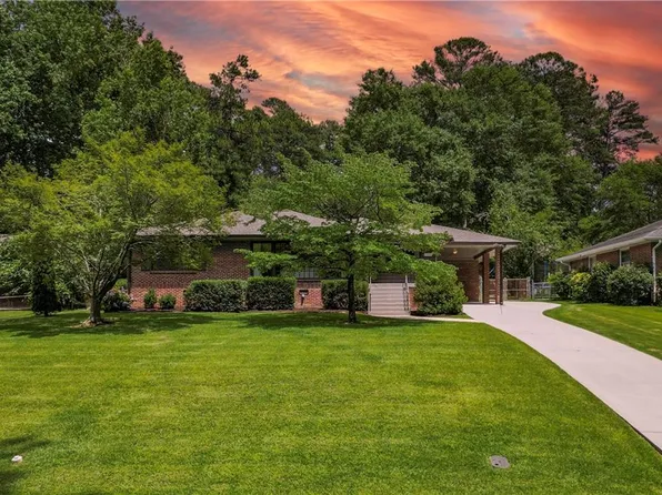 1355 Amanda Cir, Decatur, GA 30033