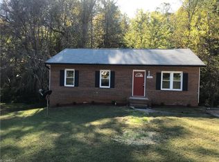 552 Heatherton Ln, Rural Hall, NC 27045