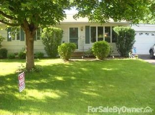 15 Peacock Ln, Poughkeepsie, NY 12601