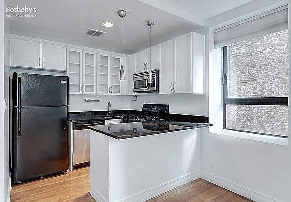 3rd image of 250 W 88th St APT 209