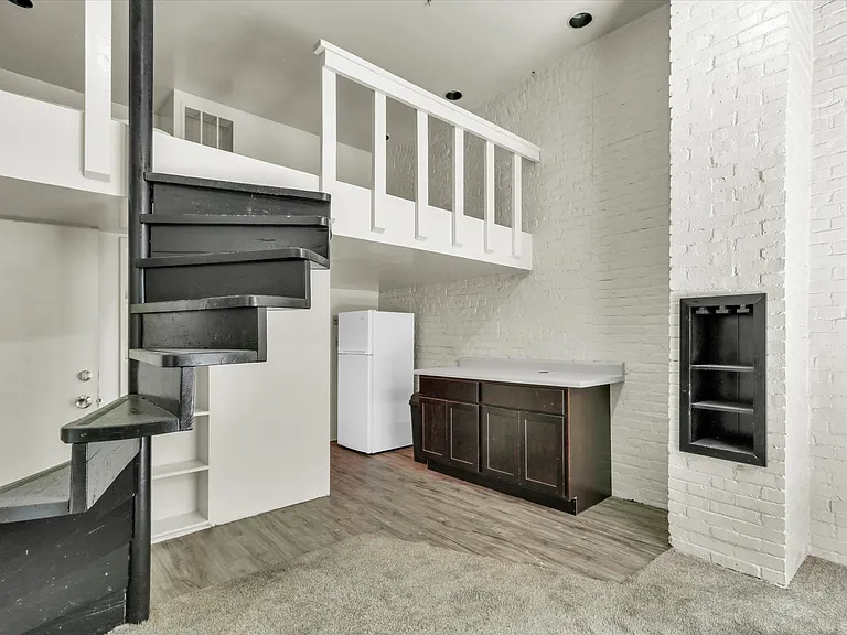 9 E University Ave #101 — Photo 7