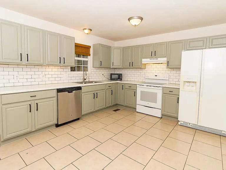 9134 Westminister Circle Dr — Photo 2