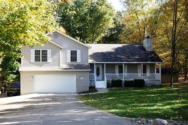 1st image of 69 Hillside Ct