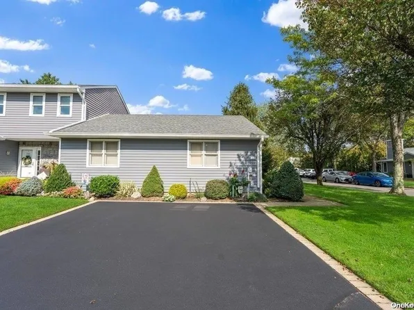 150 Kimberly Court #., North Babylon, NY 11703