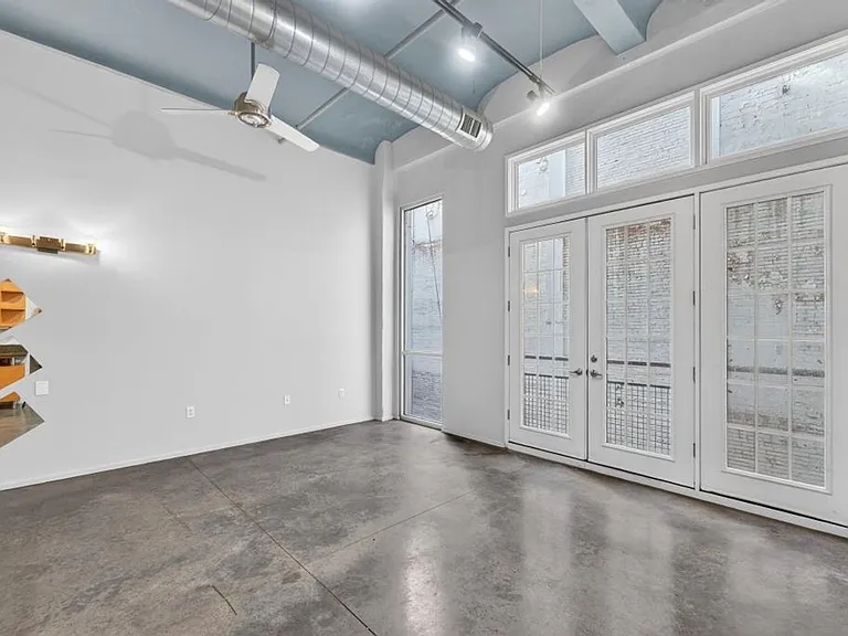 1136 Washington Ave #611 — Photo 7