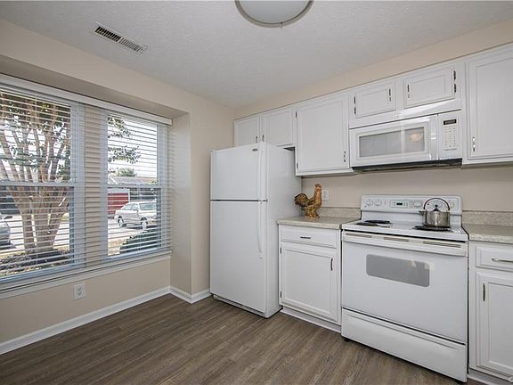 4th image of 8402 Klarey Ct