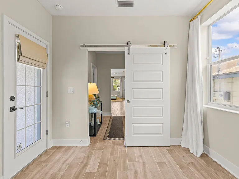 2110 W Palmetto St — Photo 6