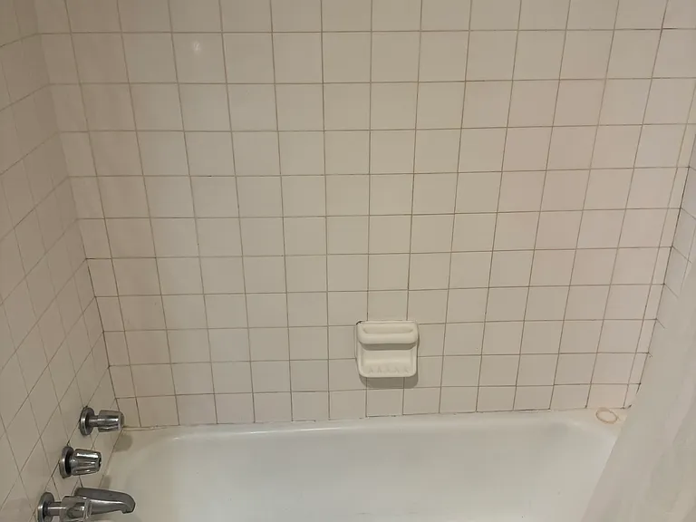 207 Plymouth Ave S #9 — Photo 8