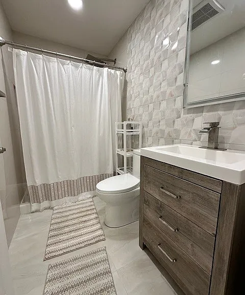 1891 Poplar Dr #1 — Photo 3