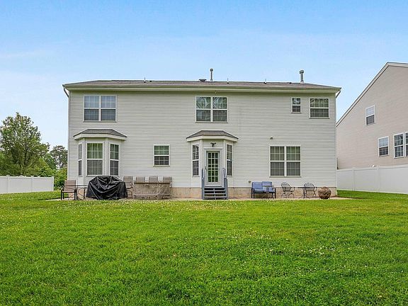3rd image of 149 Kensington Dr