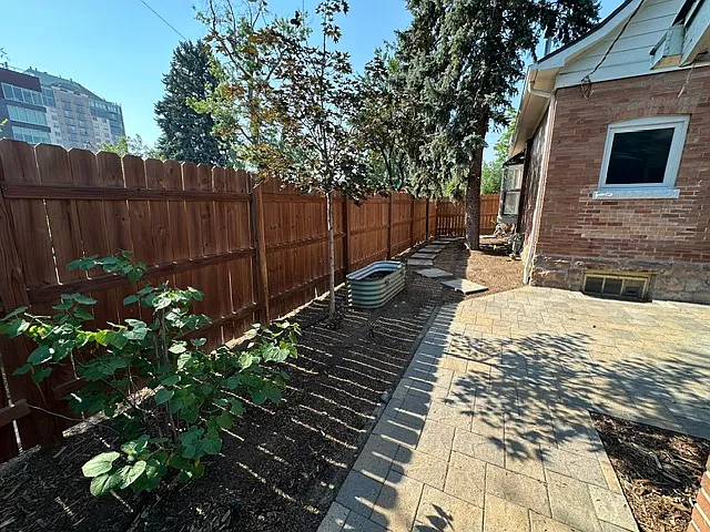 3 bed, 1690 sqft, $3,600 — Photo 2