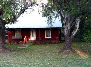 204 N Helton St, Randolph, TX 75475