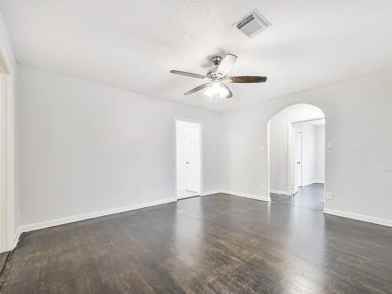 5855 Beldart St — Photo 10