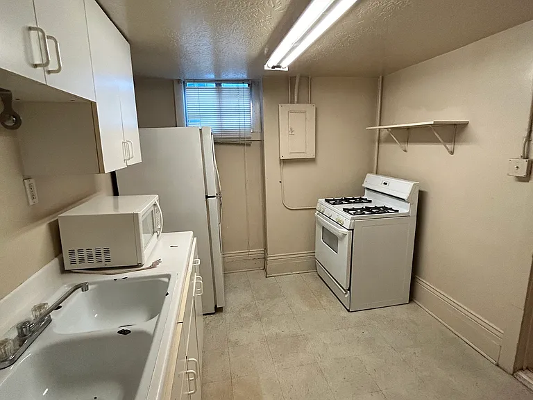 415 S University Ave #8 — Photo 12