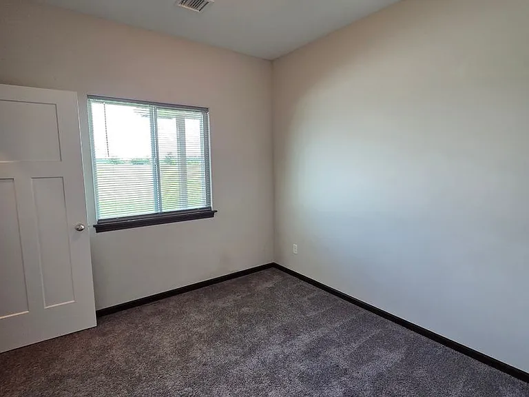 1553 N Aster Cir — Photo 12