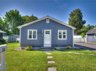 33 Spruce Ln, Bristol, RI 02809