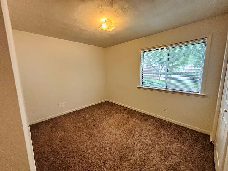 402B Berryfield Ln — Photo 16