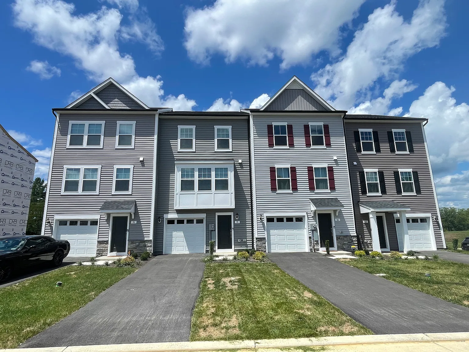 3 bed, 2178 sqft, $2,200 — Photo 2