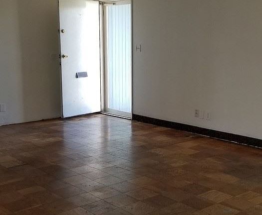 3rd image of 8918 Travis Dr #B