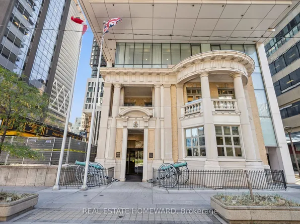 426 University Ave, Toronto, ON
