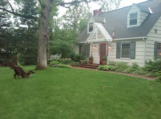 13521 McGinty Rd E, Minnetonka, MN 55305