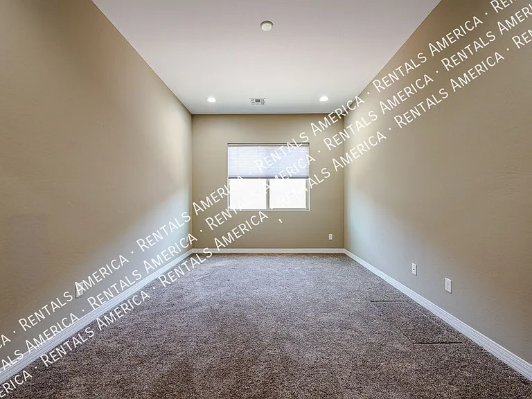 3325 E Coconino Dr — Photo 11