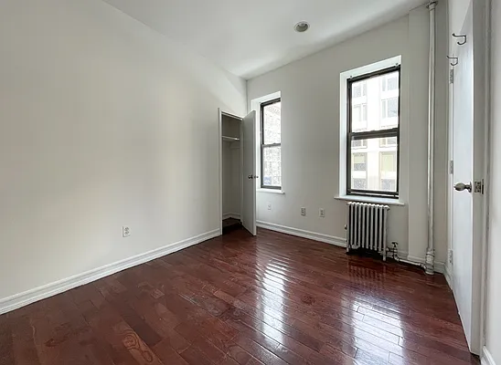 Rented by Kahen Properties | media 25