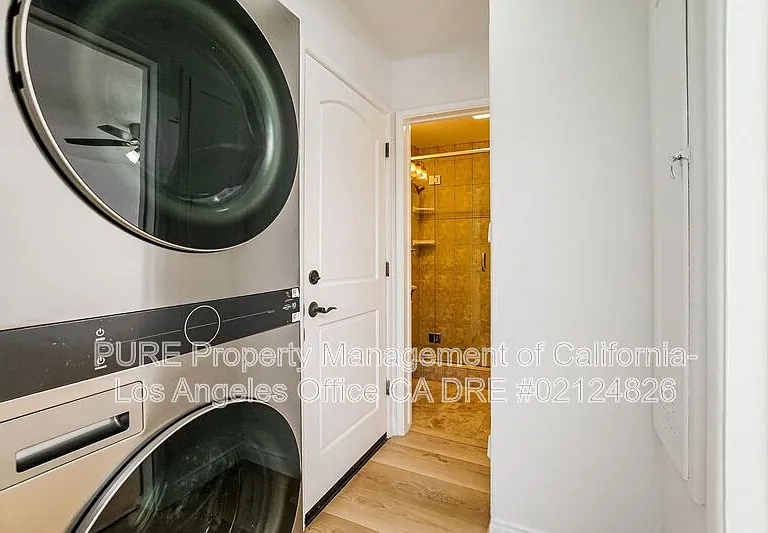 215 N Western Ave — Photo 5