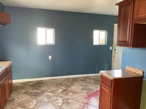 4th image of 1619 Broadwater Ave