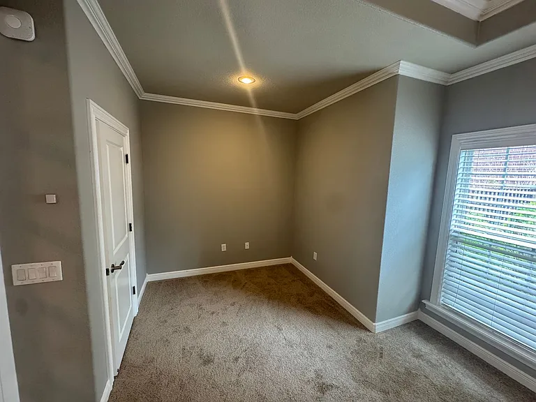 407 Lyndal Ln — Photo 17