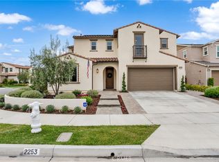 2253 N Lyon St, Santa Ana, CA 92705