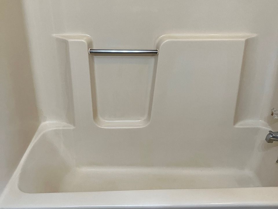 Shower/Bathtub