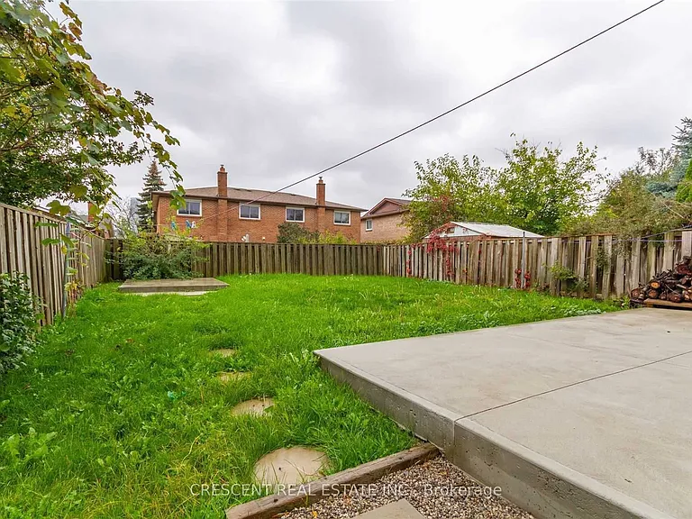 4036 Dunmow Cres #UPPER — Photo 21