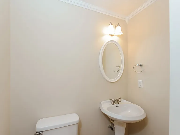 216 Mackenzie Ct — Photo 15