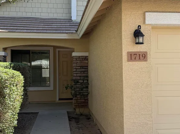 1719 W APPALOOSA Way, San Tan Valley, AZ 85144