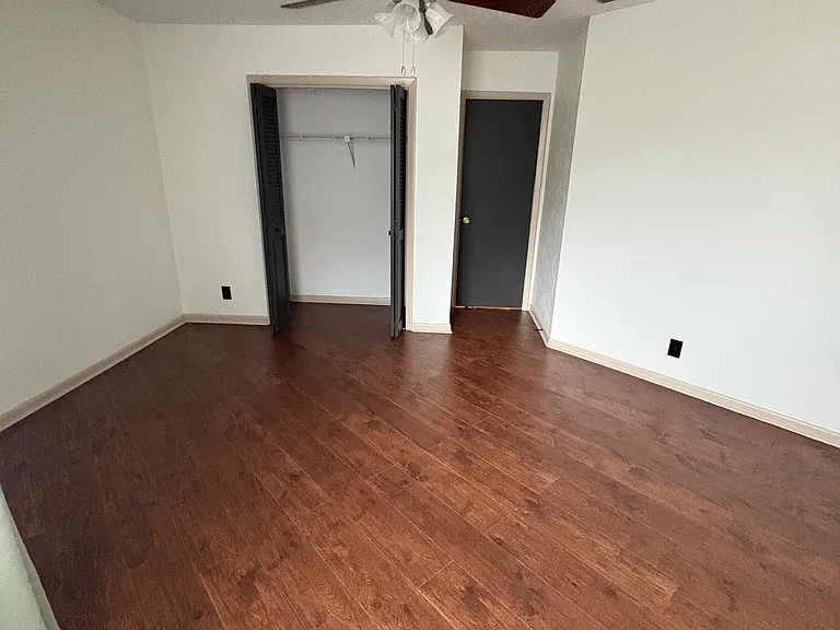 2135 NE 45th Ave — Photo 13