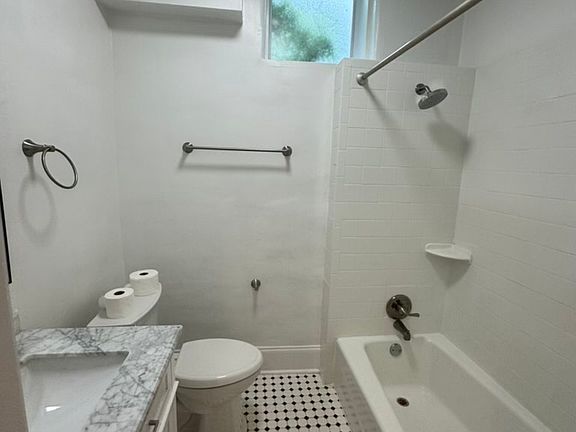 4th image of 741 Frederica St NE APT 25