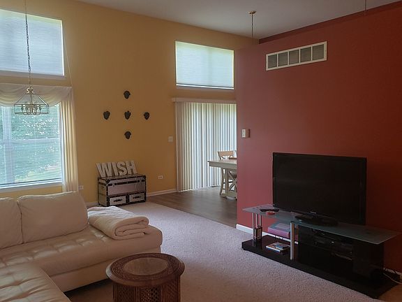 4th image of 375 Gladstone Ln #60-3