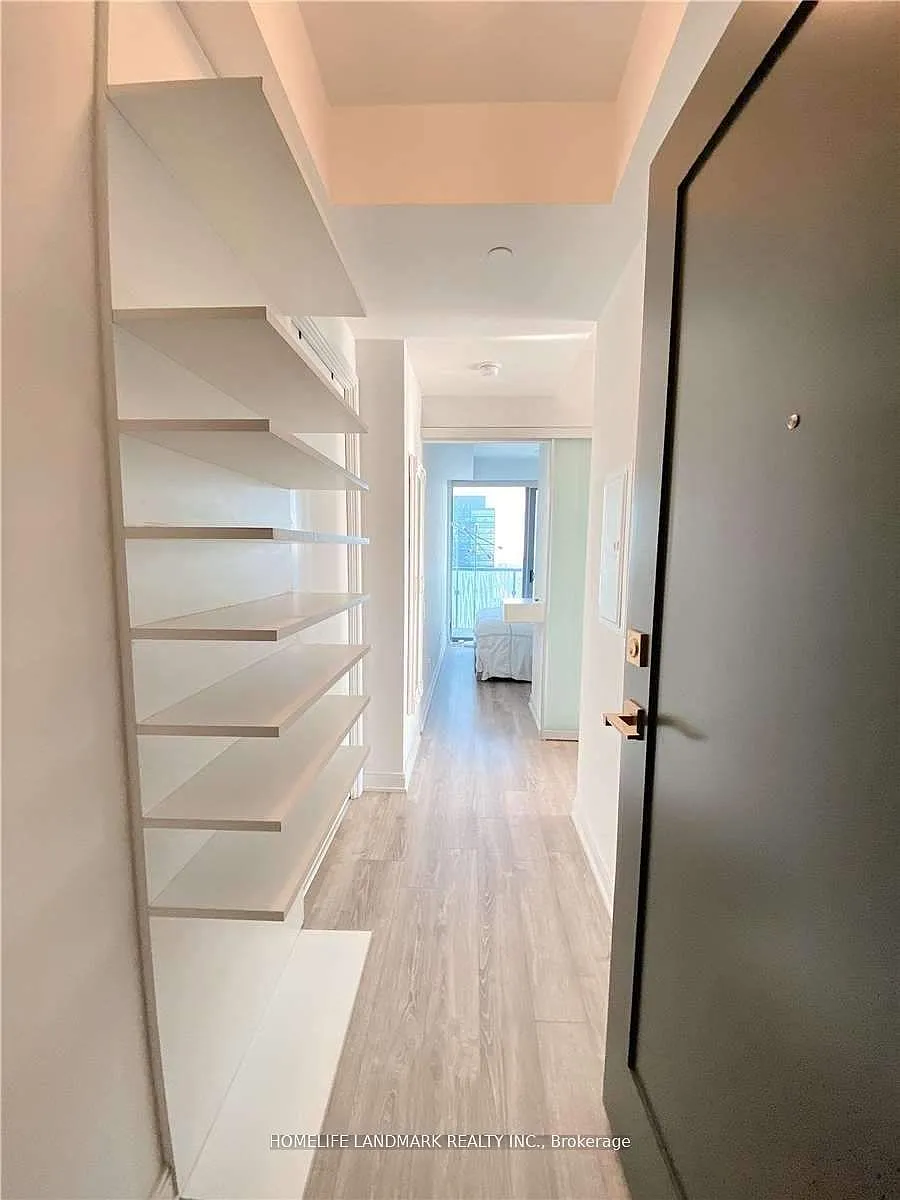 Building Photo - 50 Charles St E #3403