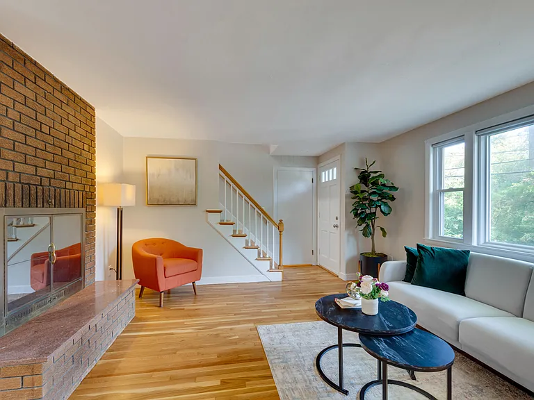 215 Blue Hill Dr — Photo 10
