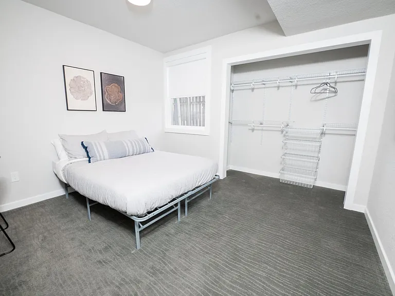 907 W Stoughton St #303 — Photo 12